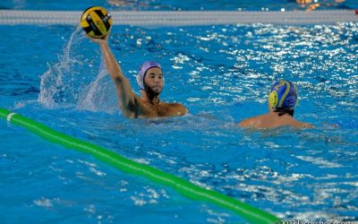 El Santa Cruz Tenerife Echeyde ahoga sus penas con una victoria contundente en la piscina del Canoe
