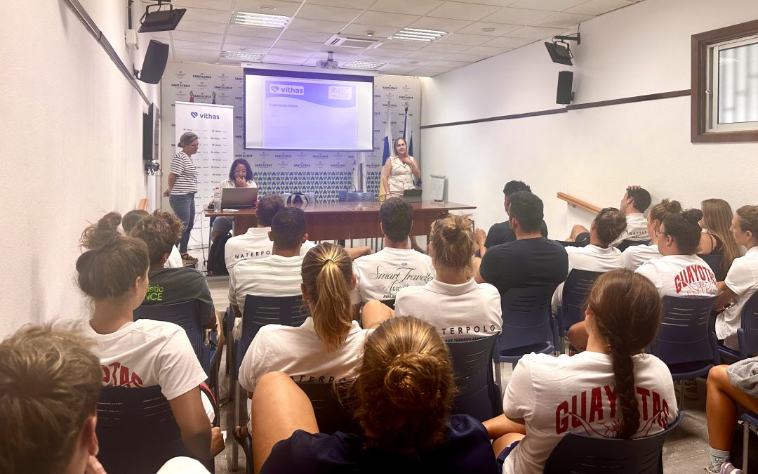 Los primeros equipos del Echeyde reciben unas charlas sobre nutrición, prevención de lesiones y reconocimientos médicos