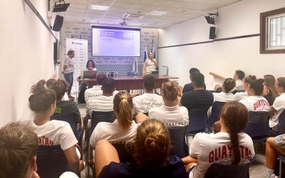 Los primeros equipos del Echeyde reciben unas charlas sobre nutrición, prevención de lesiones y reconocimientos médicos