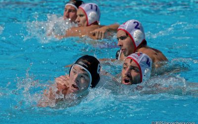 Un peleón Santa Cruz Tenerife Echeyde cae en la piscina del Terrassa