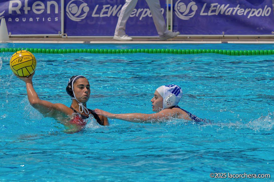 Las Guayotas debutan con derrota en la piscina del Barceloneta